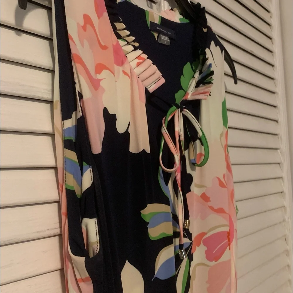 PRICE DROP⬇️⬇️⬇️ Floral Sleeveless Maxi Dress - Navy, Pink, Green - Picture 7 of 9